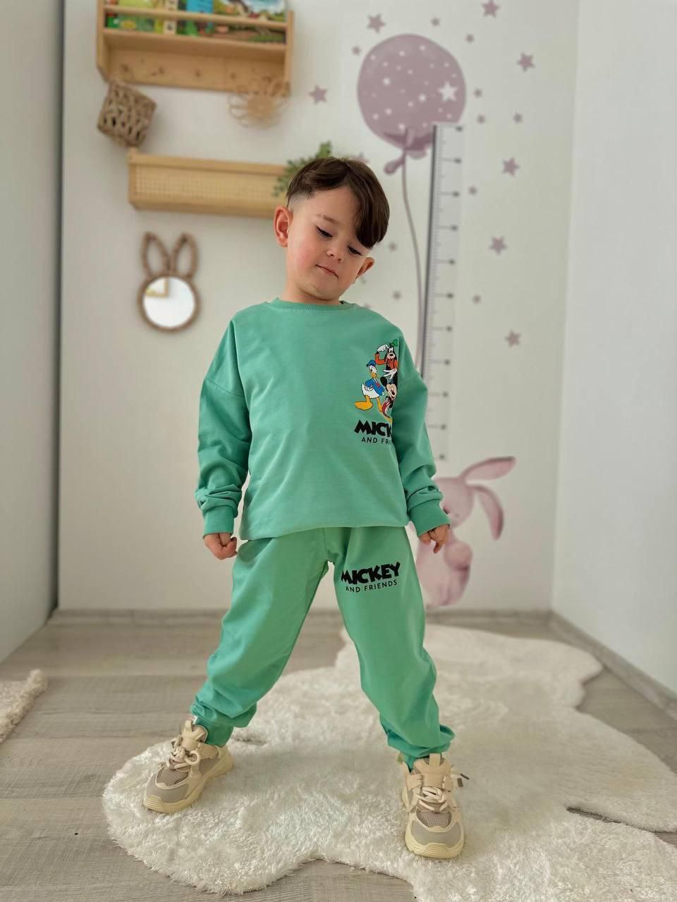 Sada pre chlapca - Mickey a kamaráti vo svetlozelenej farbe